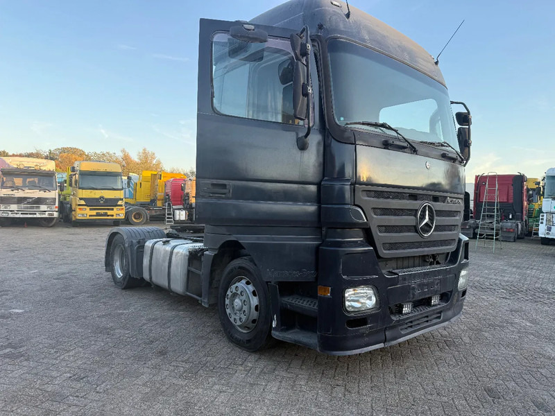 Mercedes-Benz Actros 1844 3 pedals - Тягач: фото 1 Mercedes-Benz Actros 1844 3 pedals - Тягач: фото 1
