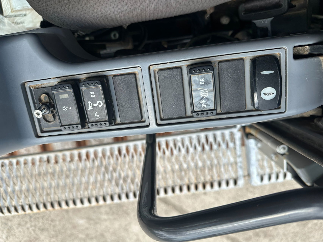 Гусеничный экскаватор Hitachi ZX350LC-6: фото 13