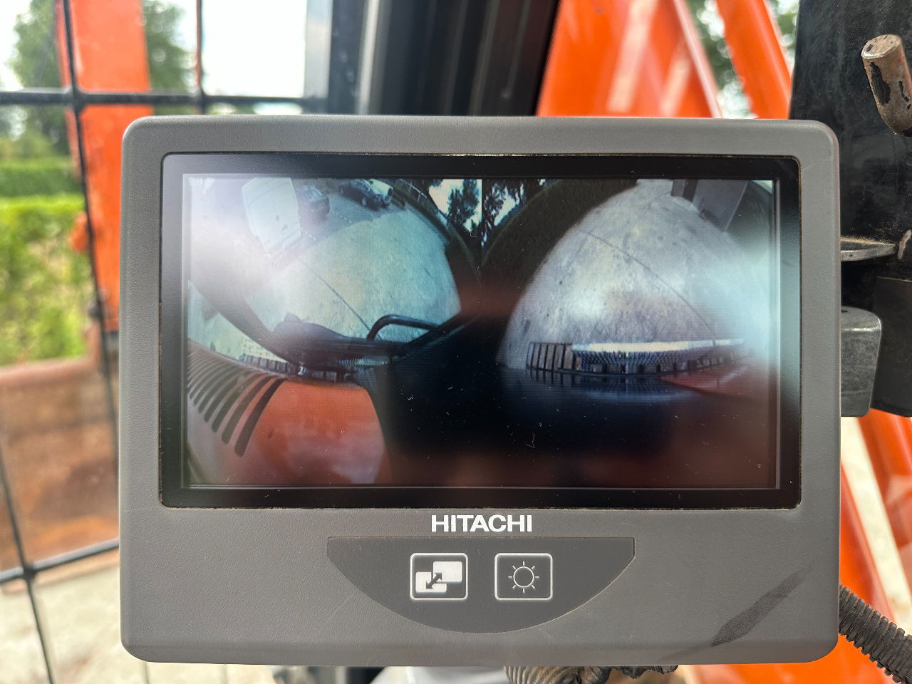 Гусеничный экскаватор Hitachi ZX350LC-6: фото 12