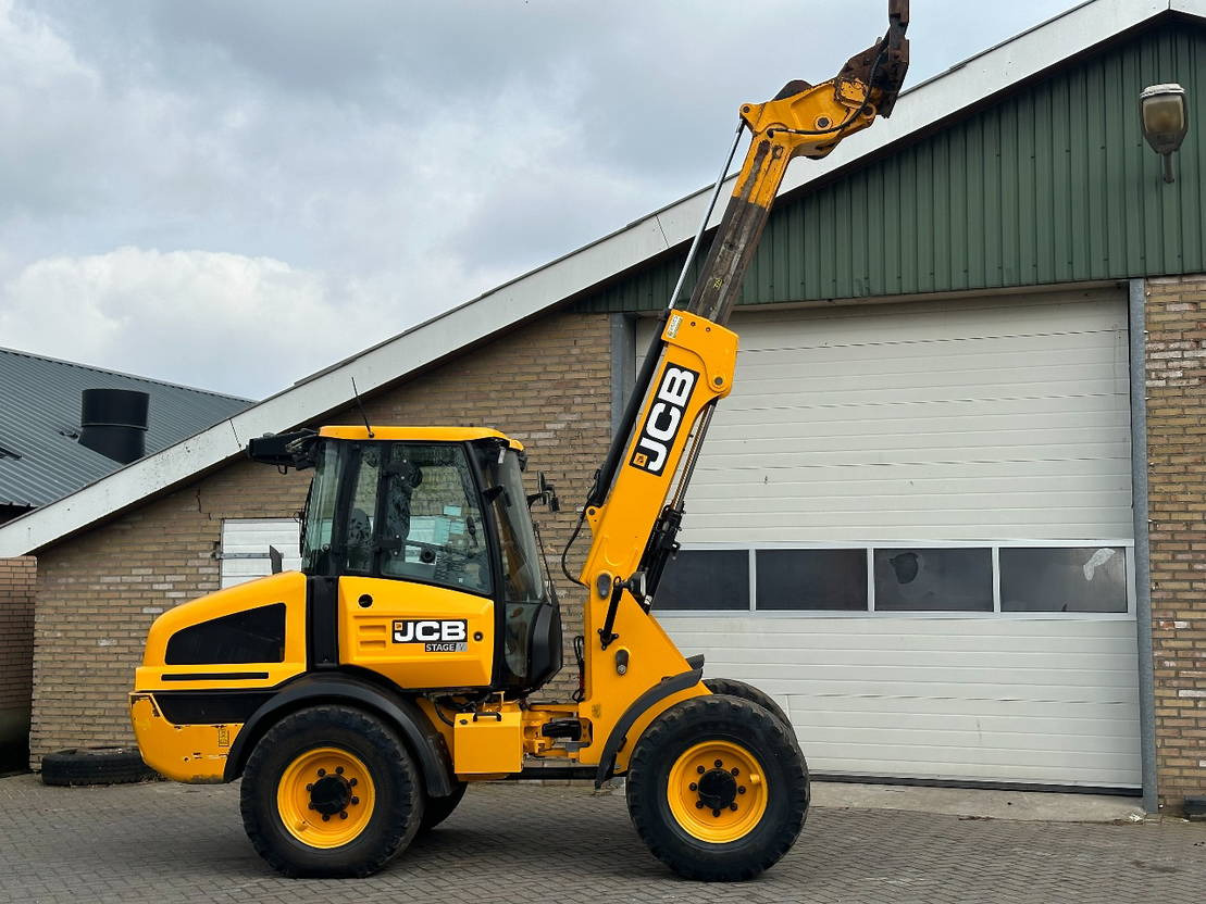 Телескопический фронтальный погрузчик JCB TM220 SV A: фото 7