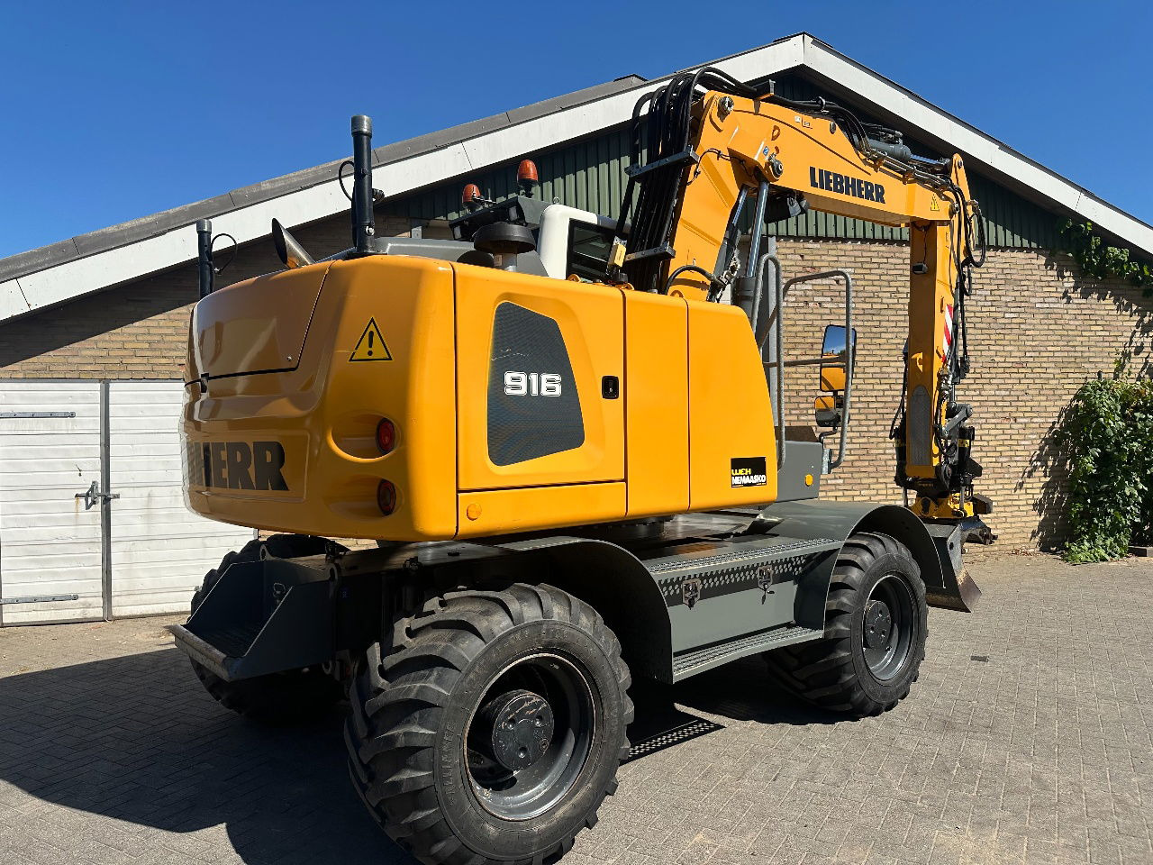 Liebherr A916 - Колёсный экскаватор: фото 4 Liebherr A916 - Колёсный экскаватор: фото 4