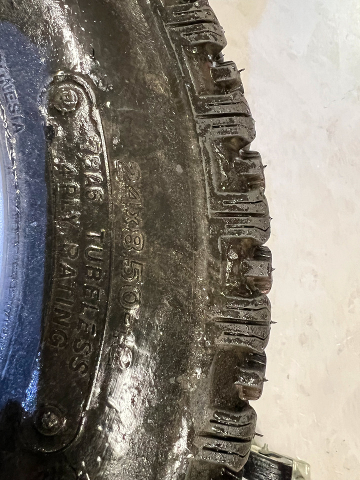 Dekk passer Massey Ferguson 1525 - Колесо для Тракторов: фото 3 Dekk passer Massey Ferguson 1525 - Колесо для Тракторов: фото 3