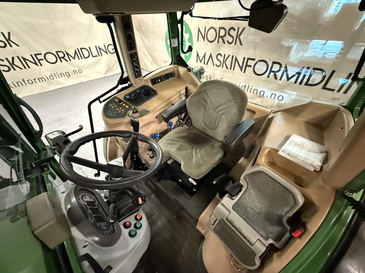 Трактор Fendt 211 Vario TMS: фото 12
