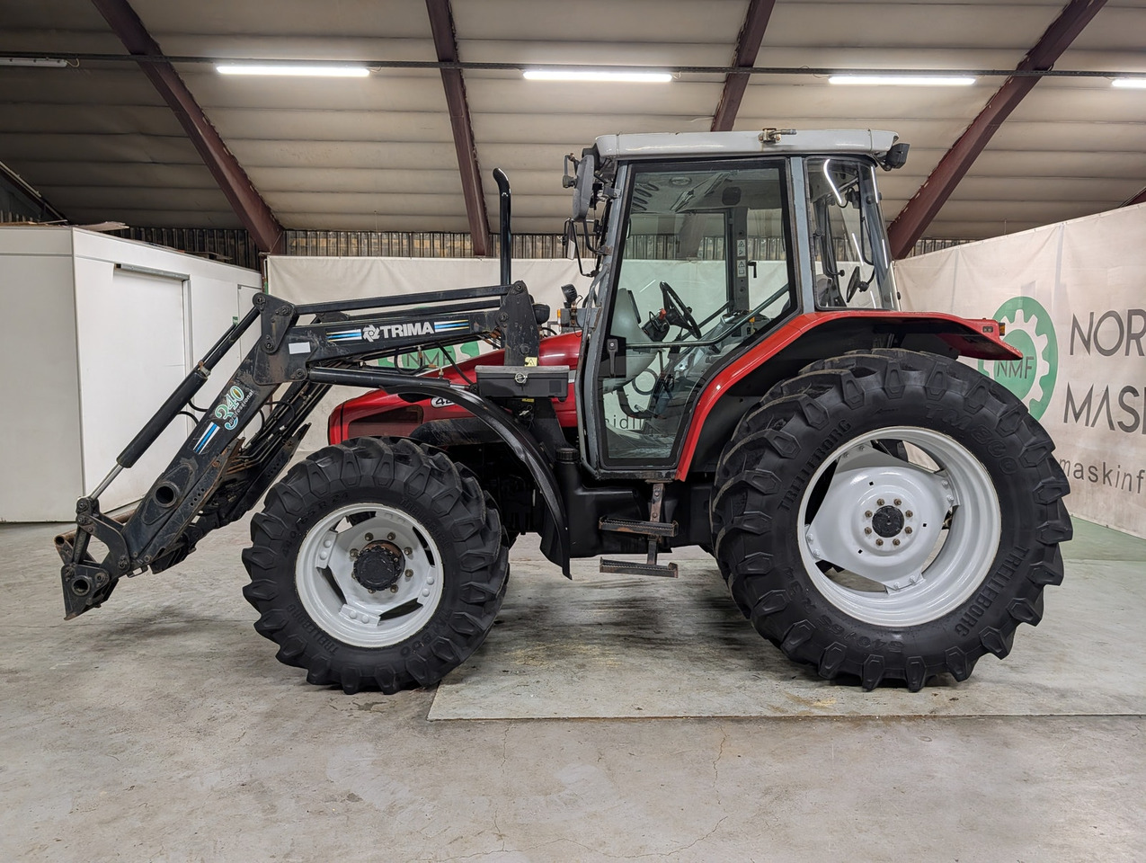 Massey Ferguson 4255 - Трактор: фото 2 Massey Ferguson 4255 - Трактор: фото 2