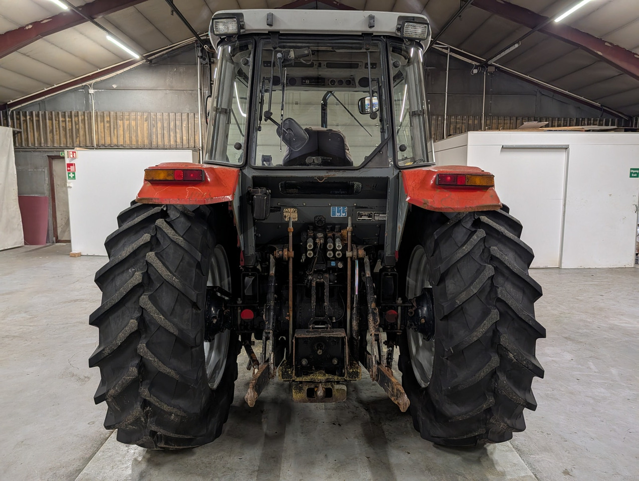Massey Ferguson 4255 - Трактор: фото 3 Massey Ferguson 4255 - Трактор: фото 3