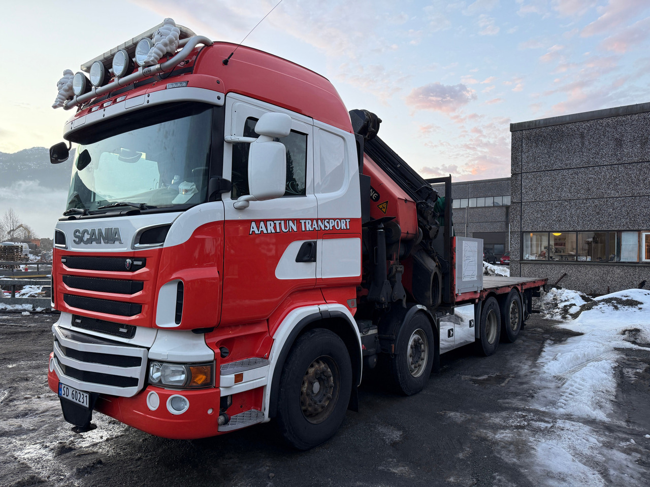Scania R560 - Автоманипулятор, Грузовик бортовой/ Платформа: фото 1 Scania R560 - Автоманипулятор, Грузовик бортовой/ Платформа: фото 1