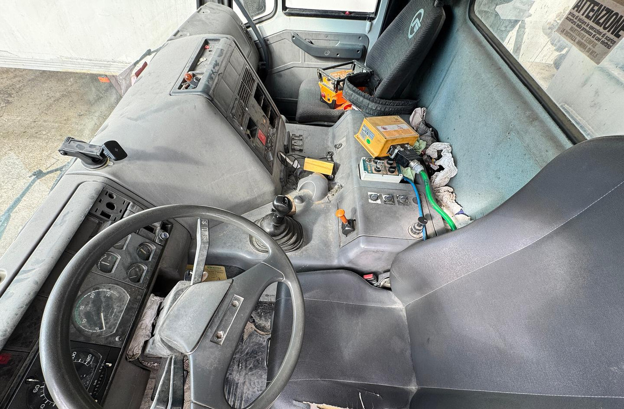 ASTRA HD7 84.38 BETONPOMPA CIFA MAGNUM - Автобетононасос-смеситель: фото 4 ASTRA HD7 84.38 BETONPOMPA CIFA MAGNUM - Автобетононасос-смеситель: фото 4