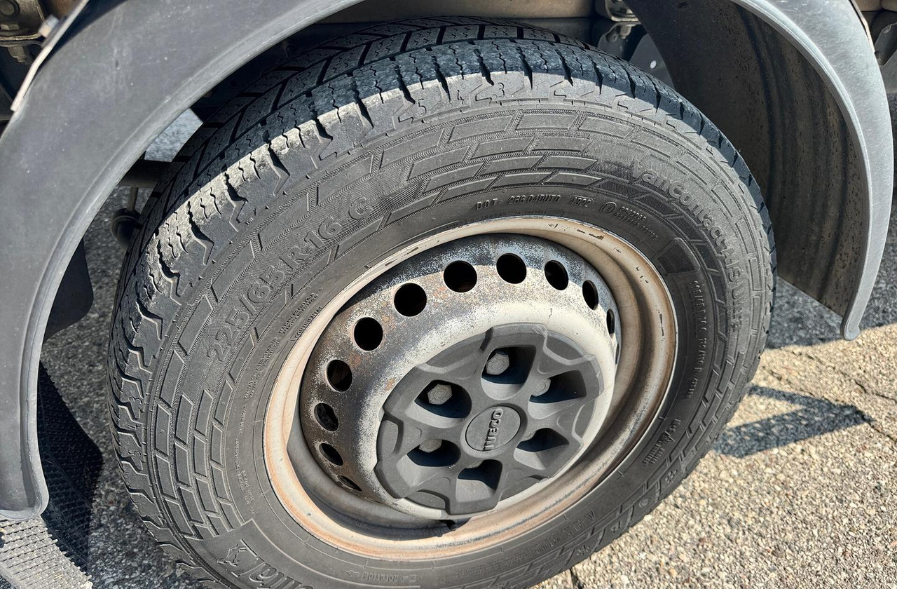 Малотоннажный рефрижератор IVECO DAILY 35S15 - FRIGO FRC - PATENTE B: фото 18 Малотоннажный рефрижератор IVECO DAILY 35S15 - FRIGO FRC - PATENTE B: фото 18