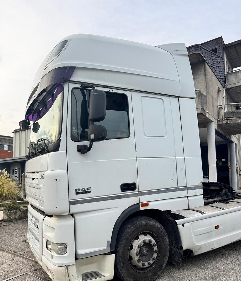 DAF XF 105.460 - 2010 - AUTOMATICO - Тягач: фото 2 DAF XF 105.460 - 2010 - AUTOMATICO - Тягач: фото 2