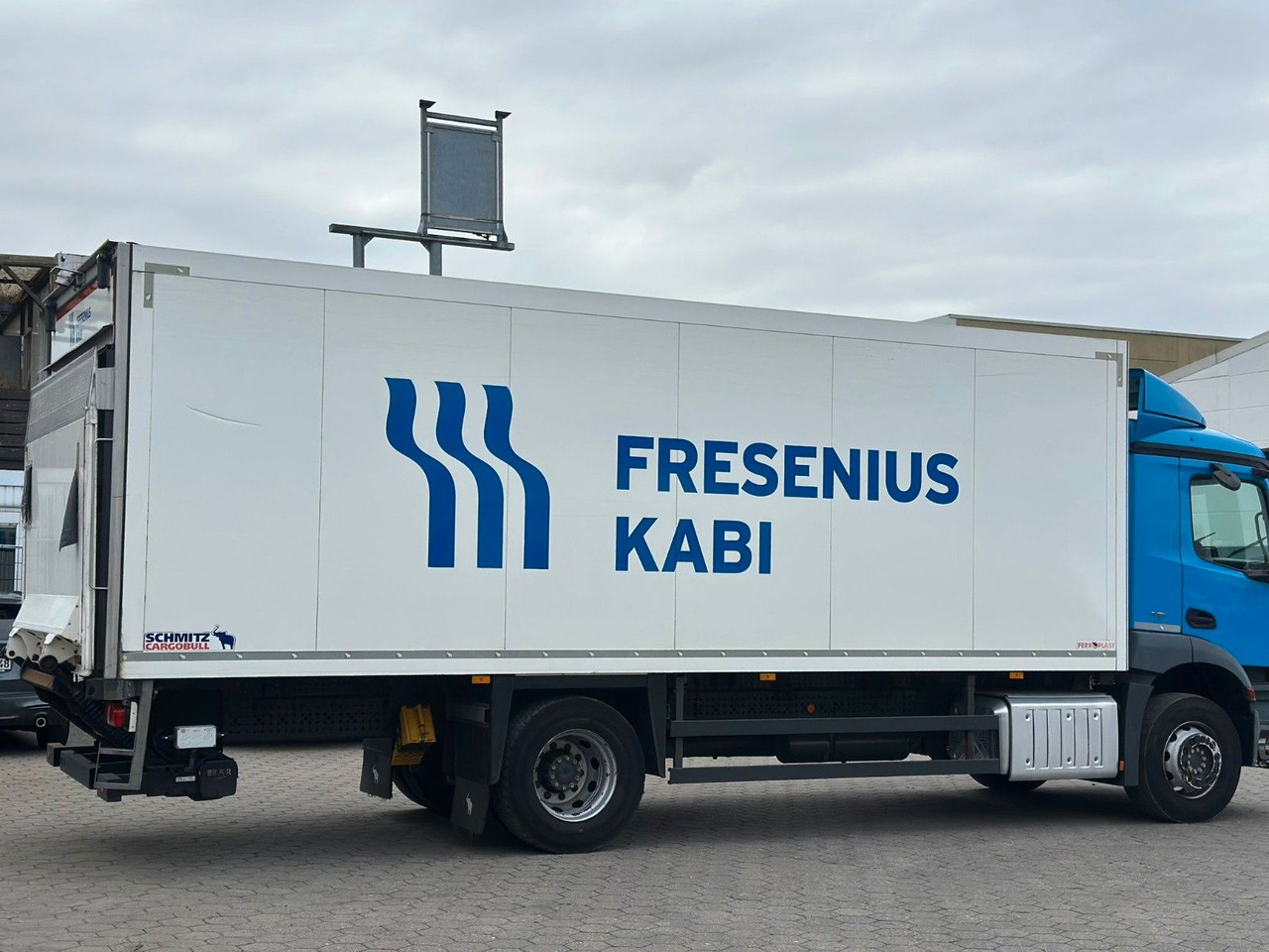 Mercedes-Benz Antos 1830+Isolierkoffer - Грузовик с закрытым кузовом: фото 4 Mercedes-Benz Antos 1830+Isolierkoffer - Грузовик с закрытым кузовом: фото 4