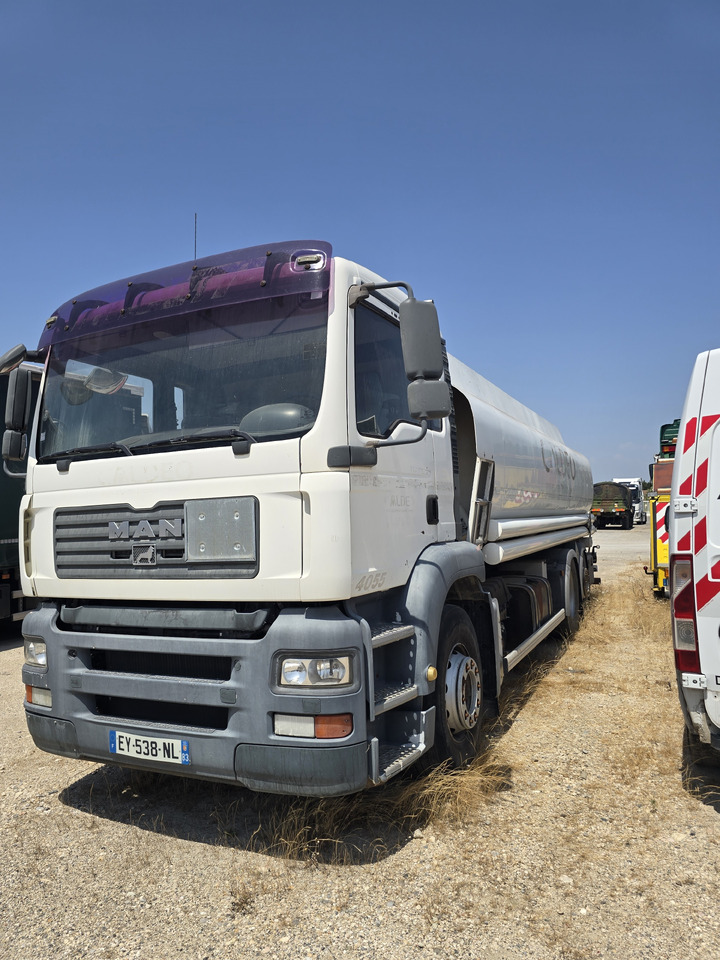 MAN TGA 26-320 - Грузовик-цистерна: фото 1 MAN TGA 26-320 - Грузовик-цистерна: фото 1