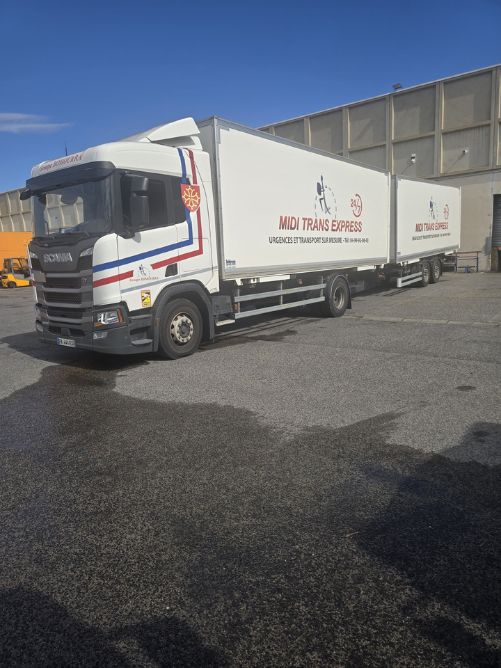 SCANIA R 450 - Грузовик-контейнеровоз/ Сменный кузов: фото 3 SCANIA R 450 - Грузовик-контейнеровоз/ Сменный кузов: фото 3