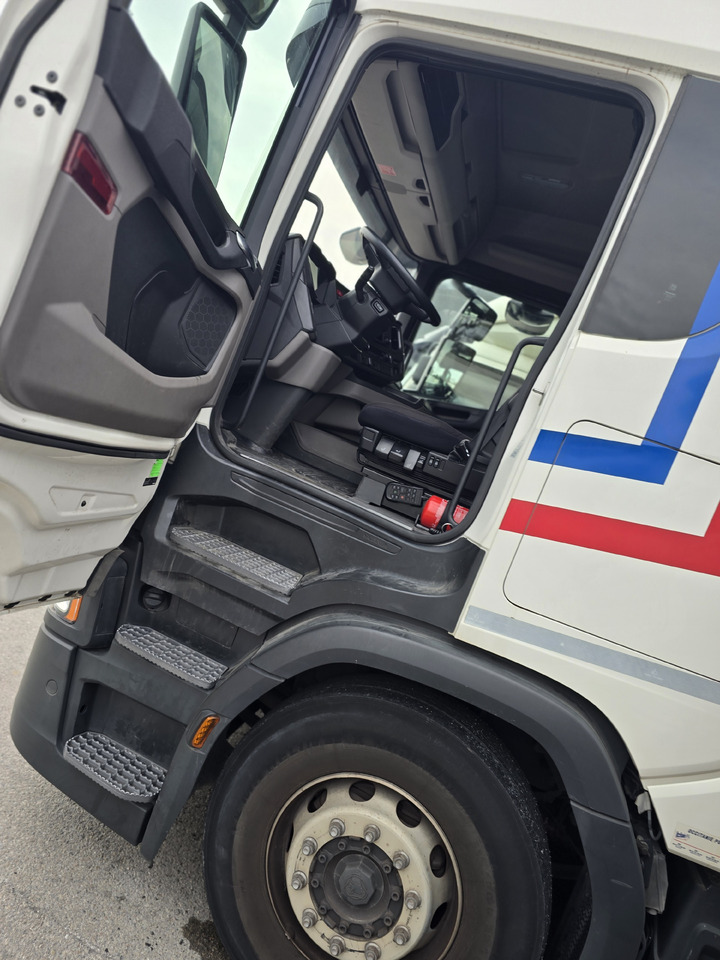 Грузовик-контейнеровоз/ Сменный кузов SCANIA R 450: фото 13