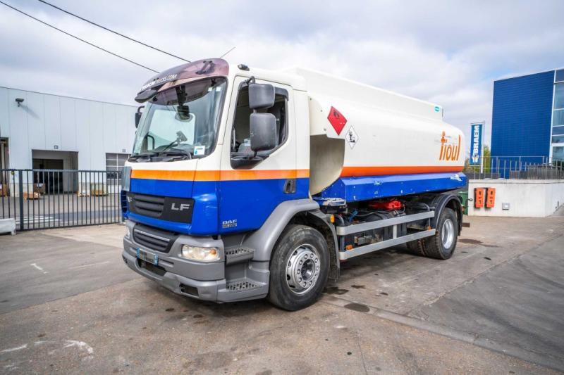 DAF LF55 280+ ALU 13000L/4 COMP. - Грузовик-цистерна: фото 1 DAF LF55 280+ ALU 13000L/4 COMP. - Грузовик-цистерна: фото 1