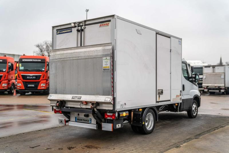 Iveco DAILY 35.180 +CARRIER + DHOLLANDIA - Малотоннажный рефрижератор: фото 4 Iveco DAILY 35.180 +CARRIER + DHOLLANDIA - Малотоннажный рефрижератор: фото 4