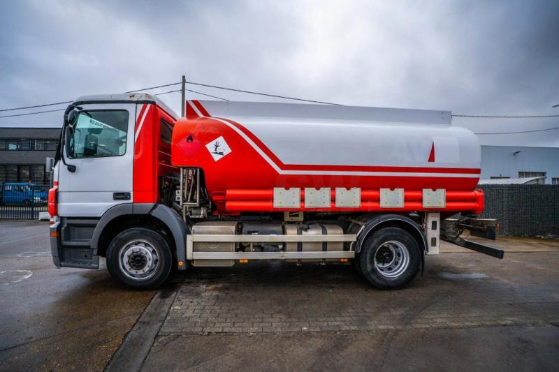 Mercedes ACTROS 1841 // CUVE 14000 L + 5 COMP - Грузовик-цистерна: фото 2 Mercedes ACTROS 1841 // CUVE 14000 L + 5 COMP - Грузовик-цистерна: фото 2