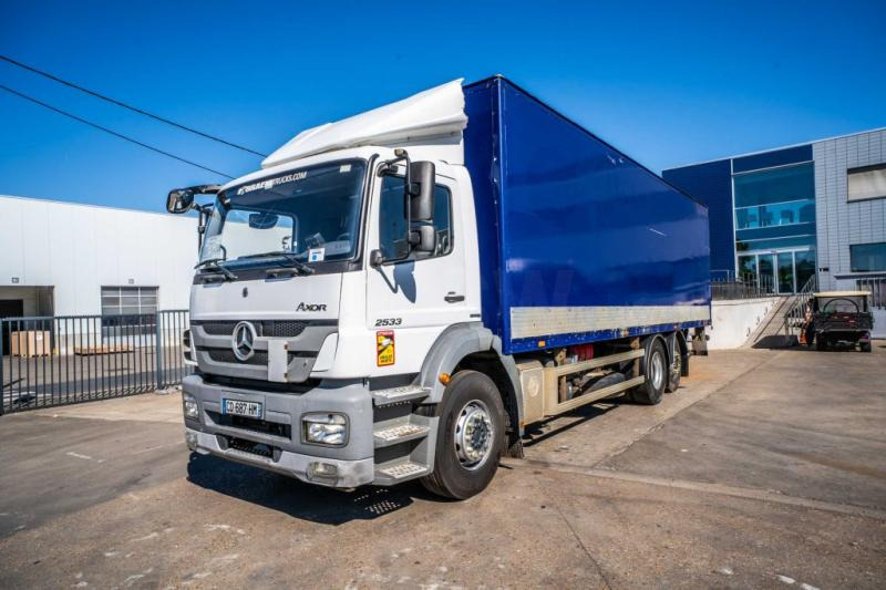 Mercedes AXOR 2533 - Грузовик с закрытым кузовом: фото 1 Mercedes AXOR 2533 - Грузовик с закрытым кузовом: фото 1