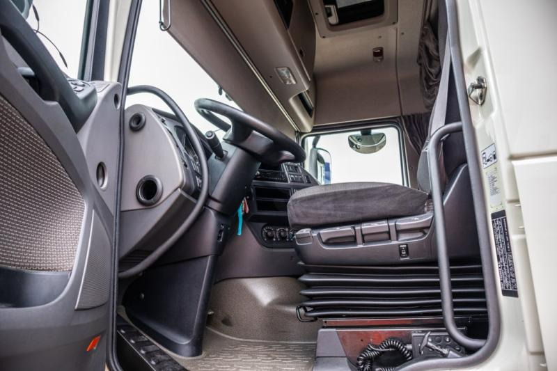 Фото интерьера 1: Тягач DAF XF 510 +Intarder+50Ton.