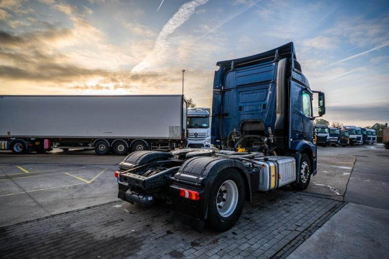 Mercedes ACTROS 1846 LS + HYDR. - Тягач: фото 4 Mercedes ACTROS 1846 LS + HYDR. - Тягач: фото 4