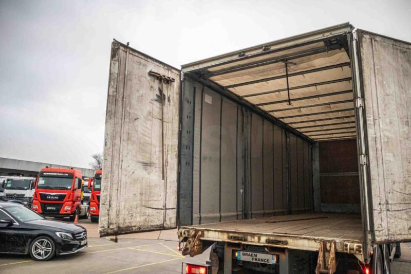 Volvo FM 330+10 pneus/tires-intarder - Тентованный грузовик: фото 5 Volvo FM 330+10 pneus/tires-intarder - Тентованный грузовик: фото 5