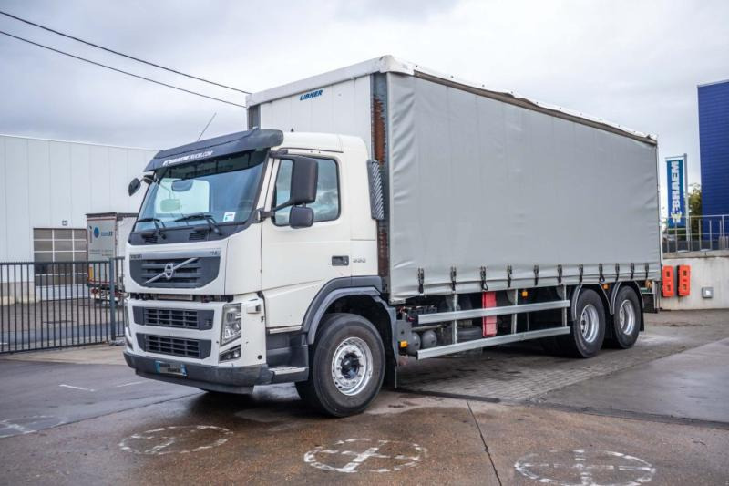 Volvo FM 330-6x2-E5+10 pneus/tires+intarder - Тентованный грузовик: фото 1 Volvo FM 330-6x2-E5+10 pneus/tires+intarder - Тентованный грузовик: фото 1