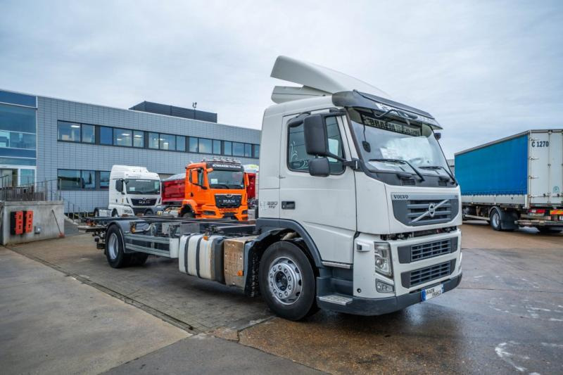 Volvo FM 330 - Грузовик-контейнеровоз/ Сменный кузов: фото 2 Volvo FM 330 - Грузовик-контейнеровоз/ Сменный кузов: фото 2
