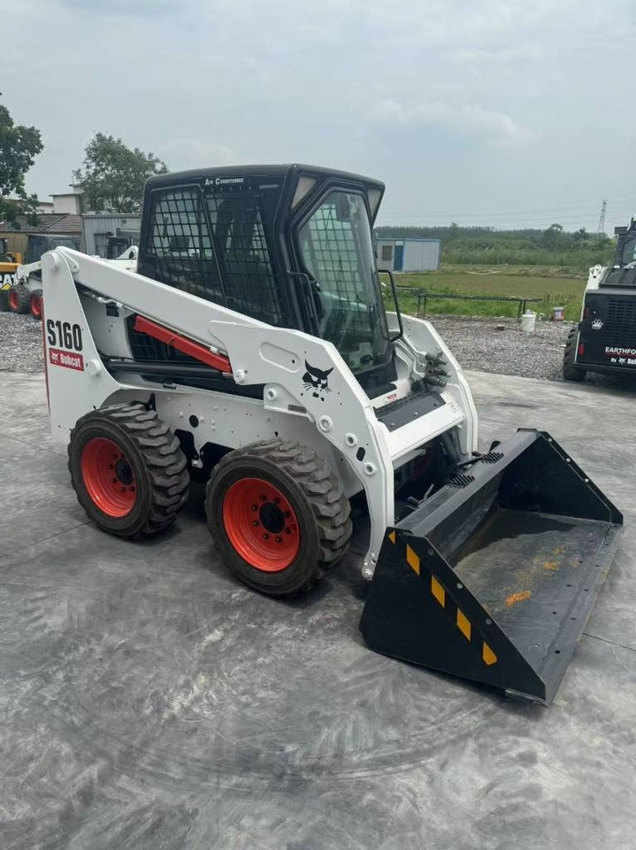 Bobcat S 160 - Гусеничный экскаватор: фото 1 Bobcat S 160 - Гусеничный экскаватор: фото 1