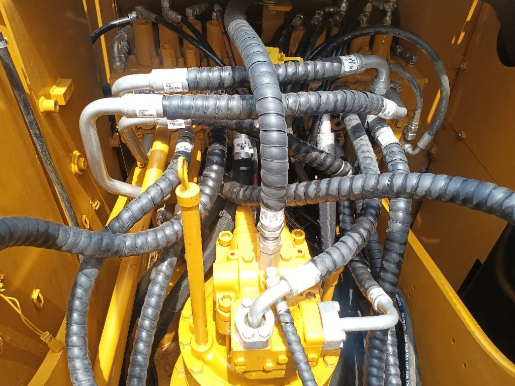 Гусеничный экскаватор CAT 320D2: фото 8