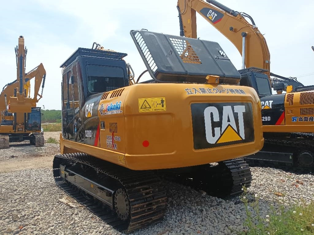 Гусеничный экскаватор CAT 320D2: фото 6