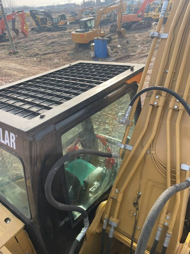 CAT 320D2 - Гусеничный экскаватор: фото 3 CAT 320D2 - Гусеничный экскаватор: фото 3