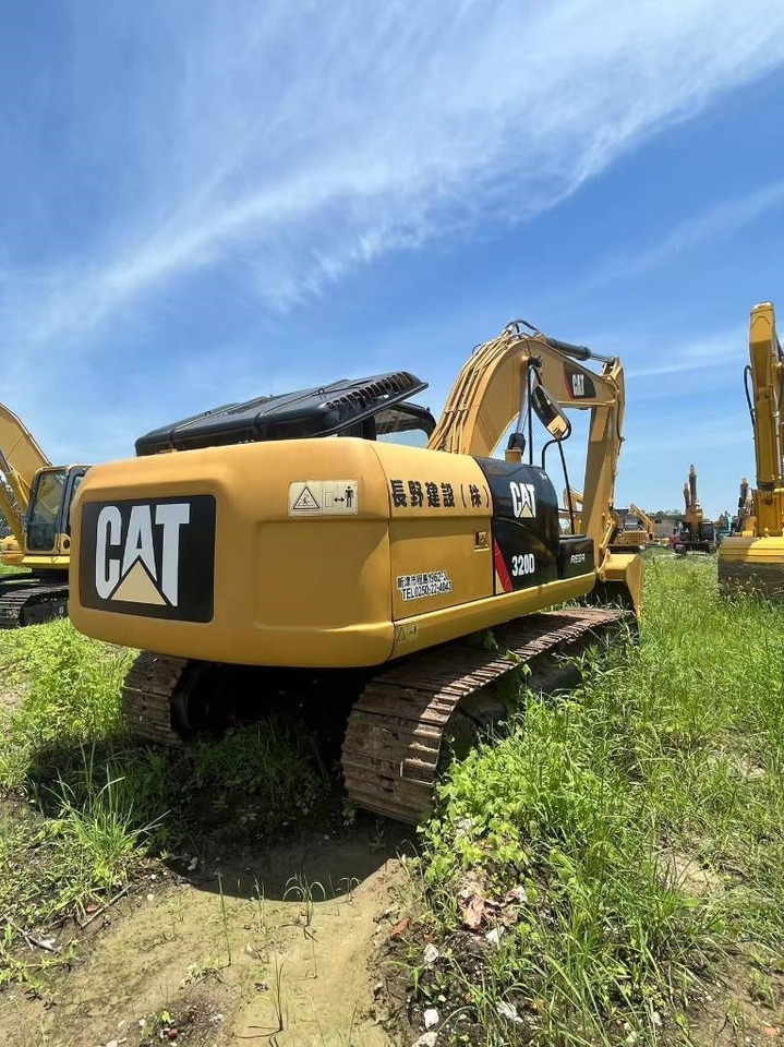 CAT 320d - Гусеничный экскаватор: фото 2 CAT 320d - Гусеничный экскаватор: фото 2