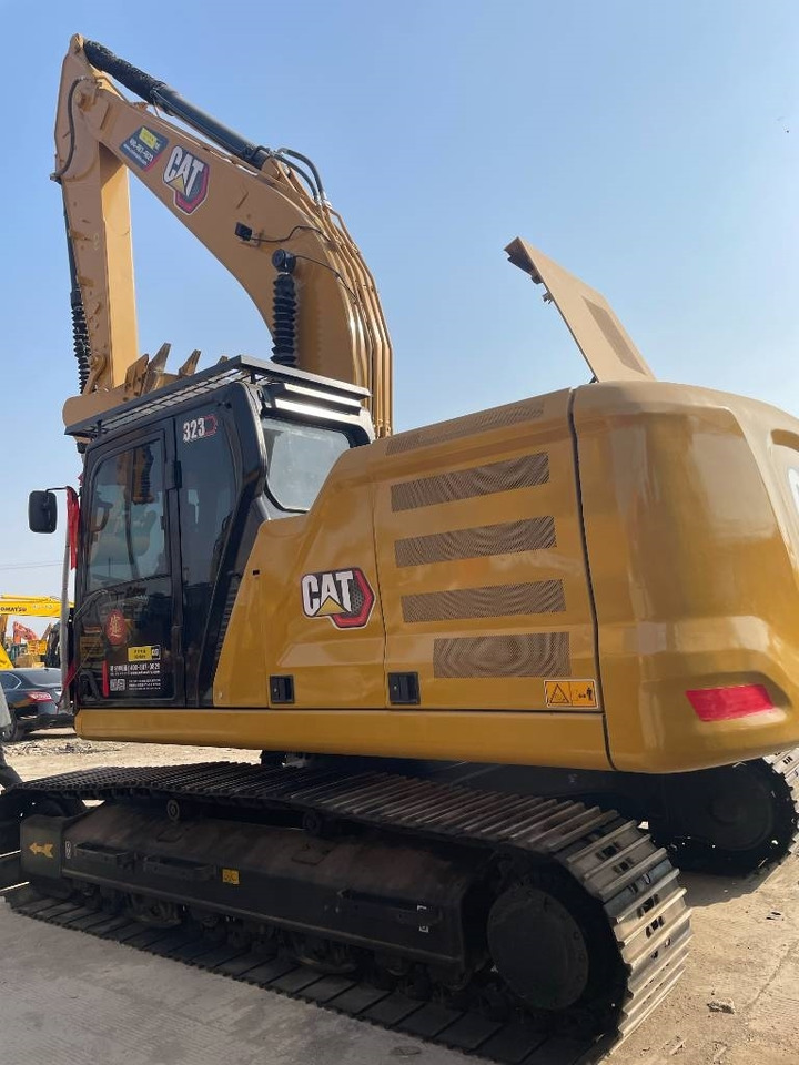 CAT 323 - Гусеничный экскаватор: фото 3 CAT 323 - Гусеничный экскаватор: фото 3