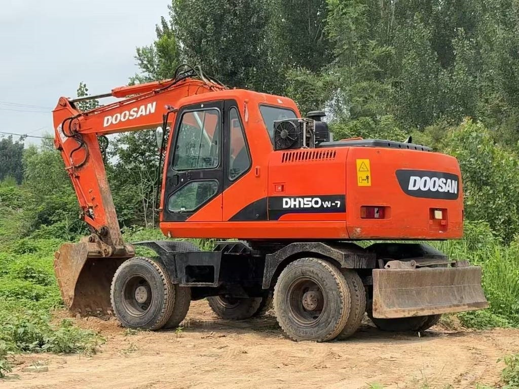 Doosan DH 150 W-7 - Колёсный экскаватор: фото 3 Doosan DH 150 W-7 - Колёсный экскаватор: фото 3