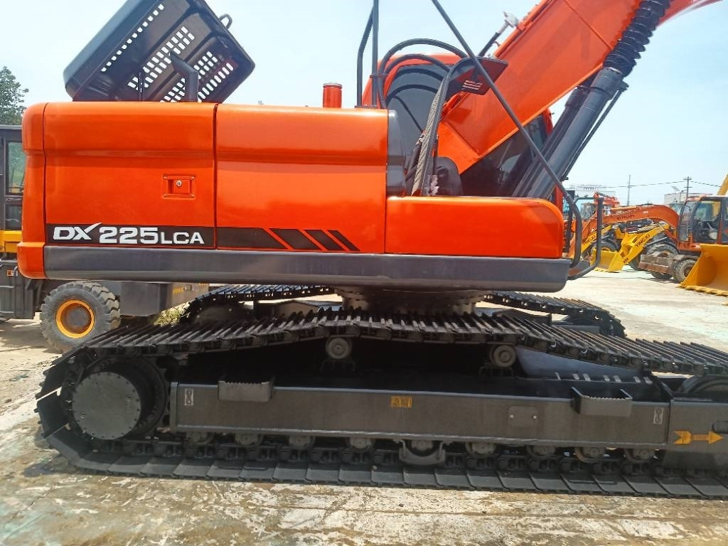 Doosan DX 225 - Гусеничный экскаватор: фото 2 Doosan DX 225 - Гусеничный экскаватор: фото 2