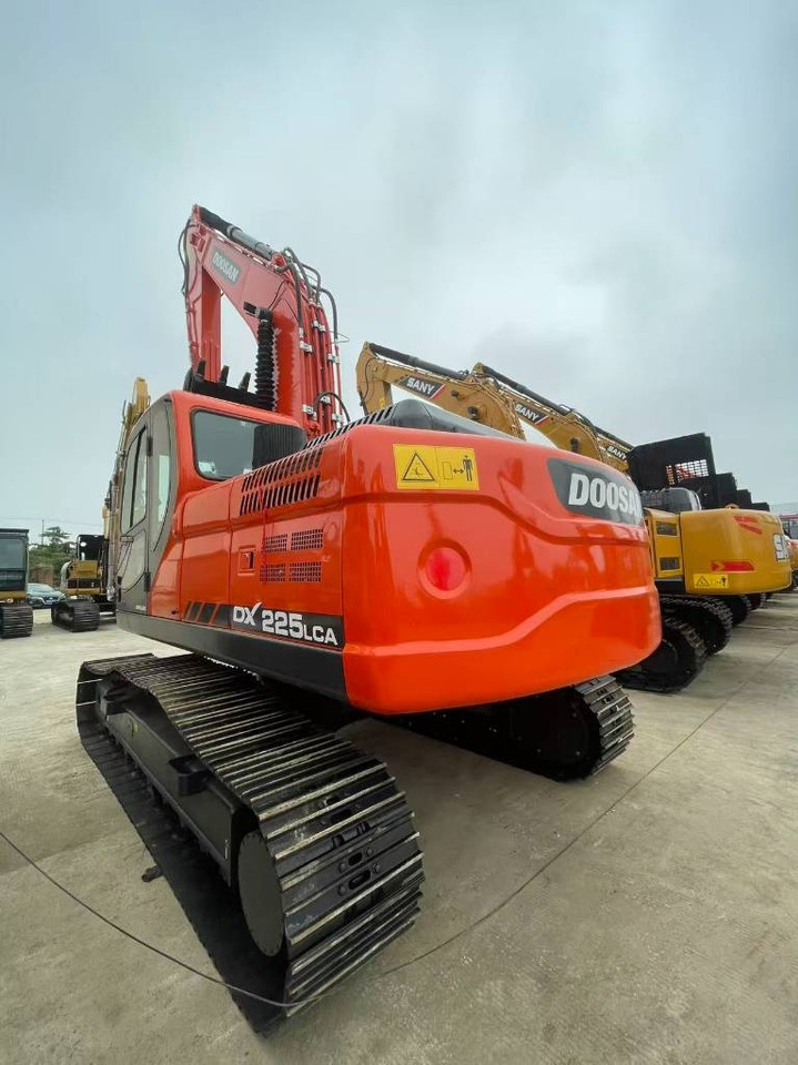 Doosan DX 225 LC  - Гусеничный экскаватор: фото 1 Doosan DX 225 LC  - Гусеничный экскаватор: фото 1