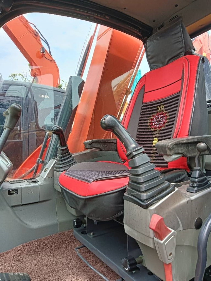 Doosan DX 75 - Гусеничный экскаватор: фото 3 Doosan DX 75 - Гусеничный экскаватор: фото 3