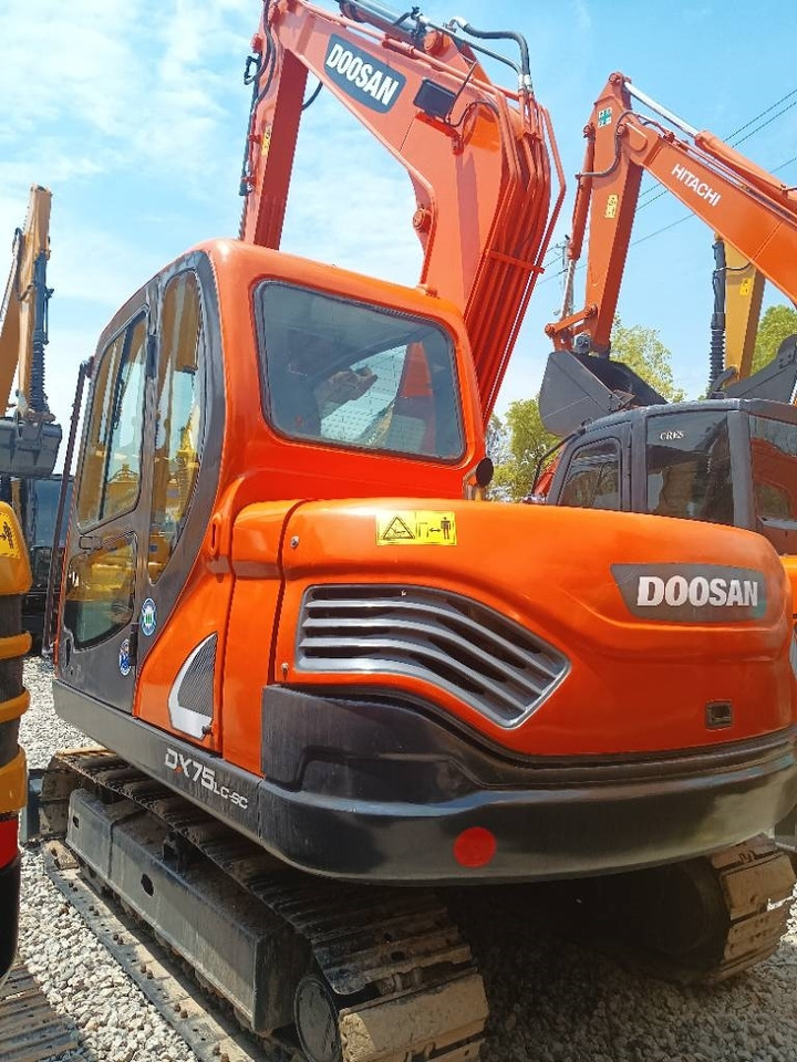 Doosan DX 75 - Гусеничный экскаватор: фото 3 Doosan DX 75 - Гусеничный экскаватор: фото 3