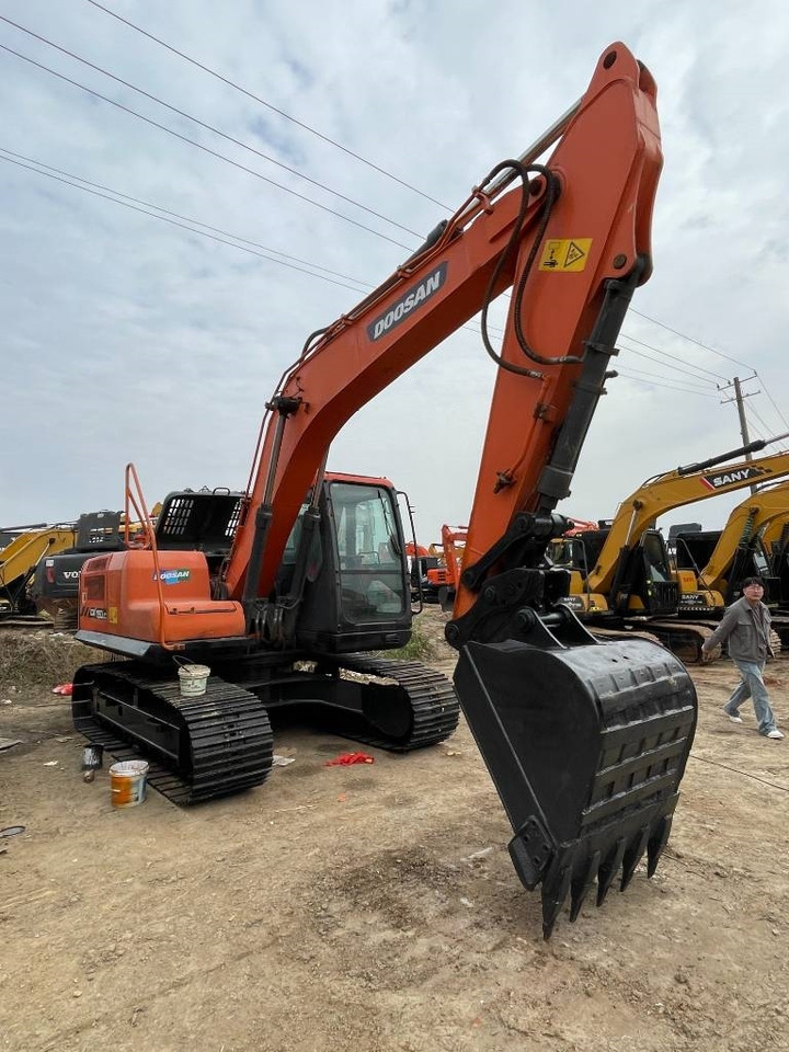 Doosan dx150 - Гусеничный экскаватор: фото 1 Doosan dx150 - Гусеничный экскаватор: фото 1