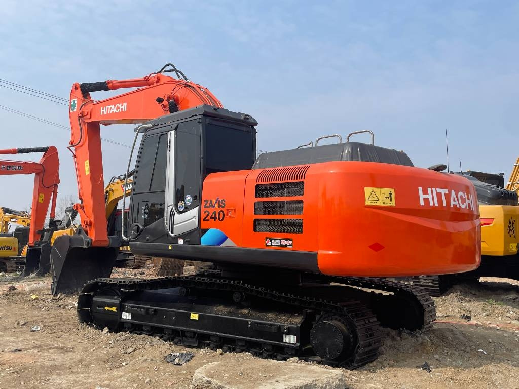 HIITACHI ZX240 - Гусеничный экскаватор: фото 1 HIITACHI ZX240 - Гусеничный экскаватор: фото 1