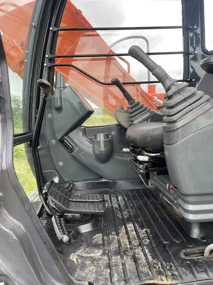 Hitachi ZX 120 - Гусеничный экскаватор: фото 4 Hitachi ZX 120 - Гусеничный экскаватор: фото 4