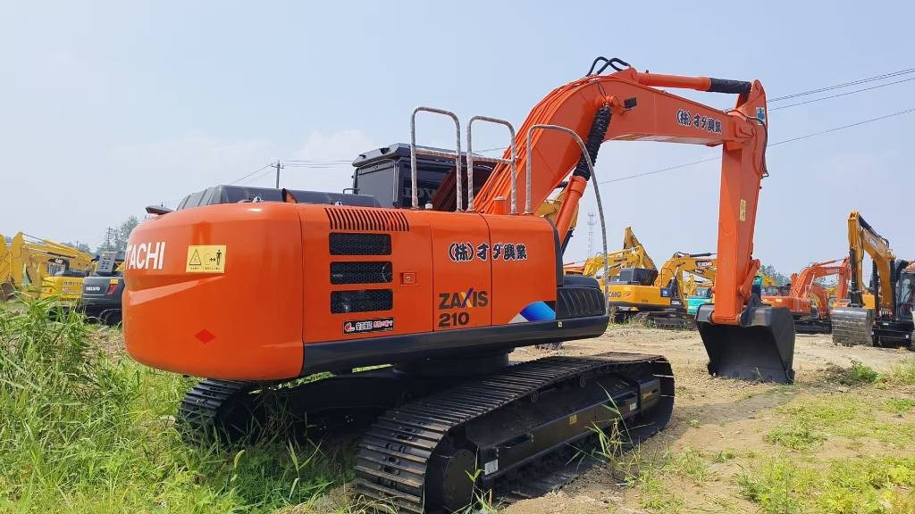 Hitachi ZX 210 - Гусеничный экскаватор: фото 1 Hitachi ZX 210 - Гусеничный экскаватор: фото 1