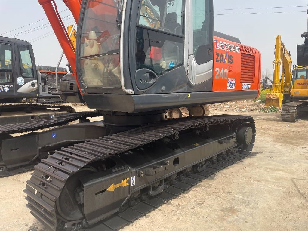 Hitachi ZX 240 - Гусеничный экскаватор: фото 4 Hitachi ZX 240 - Гусеничный экскаватор: фото 4