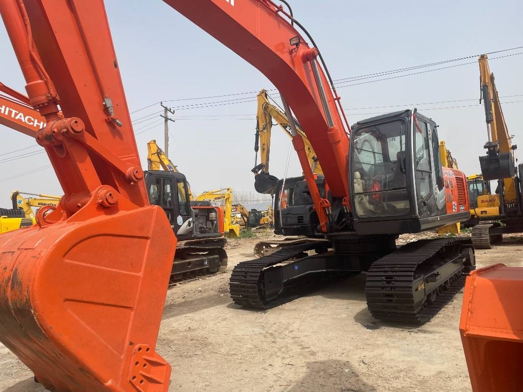 Hitachi ZX 240 - Гусеничный экскаватор: фото 5 Hitachi ZX 240 - Гусеничный экскаватор: фото 5