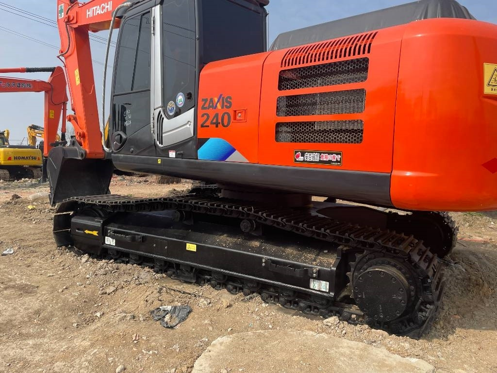 Hitachi ZX 240 - Гусеничный экскаватор: фото 3 Hitachi ZX 240 - Гусеничный экскаватор: фото 3