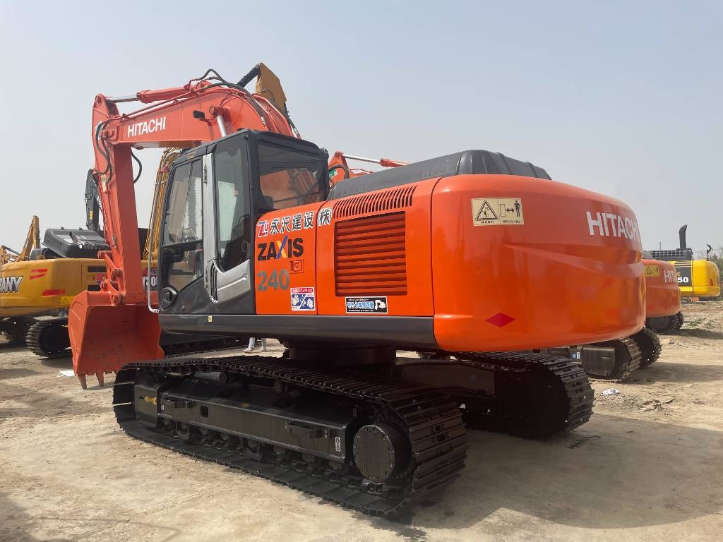 Hitachi ZX 240 - Гусеничный экскаватор: фото 1 Hitachi ZX 240 - Гусеничный экскаватор: фото 1
