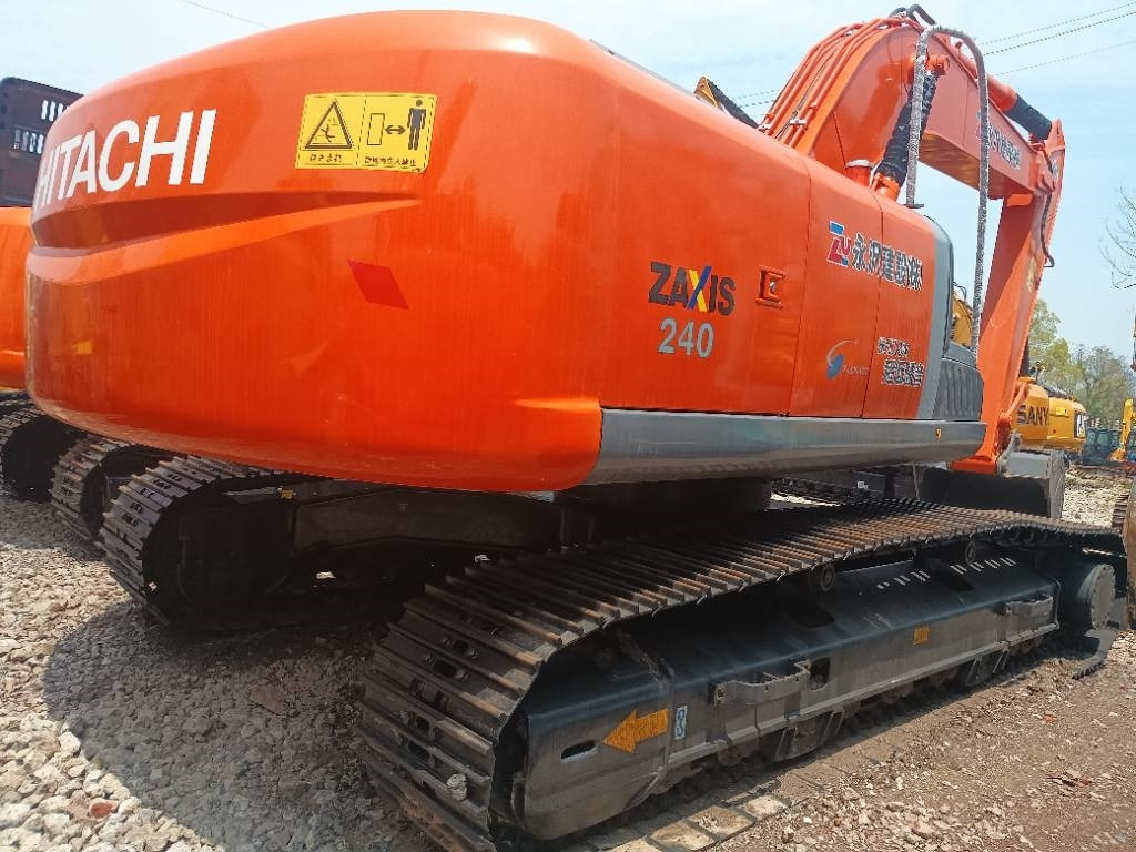 Hitachi zx240 - Гусеничный экскаватор: фото 2 Hitachi zx240 - Гусеничный экскаватор: фото 2