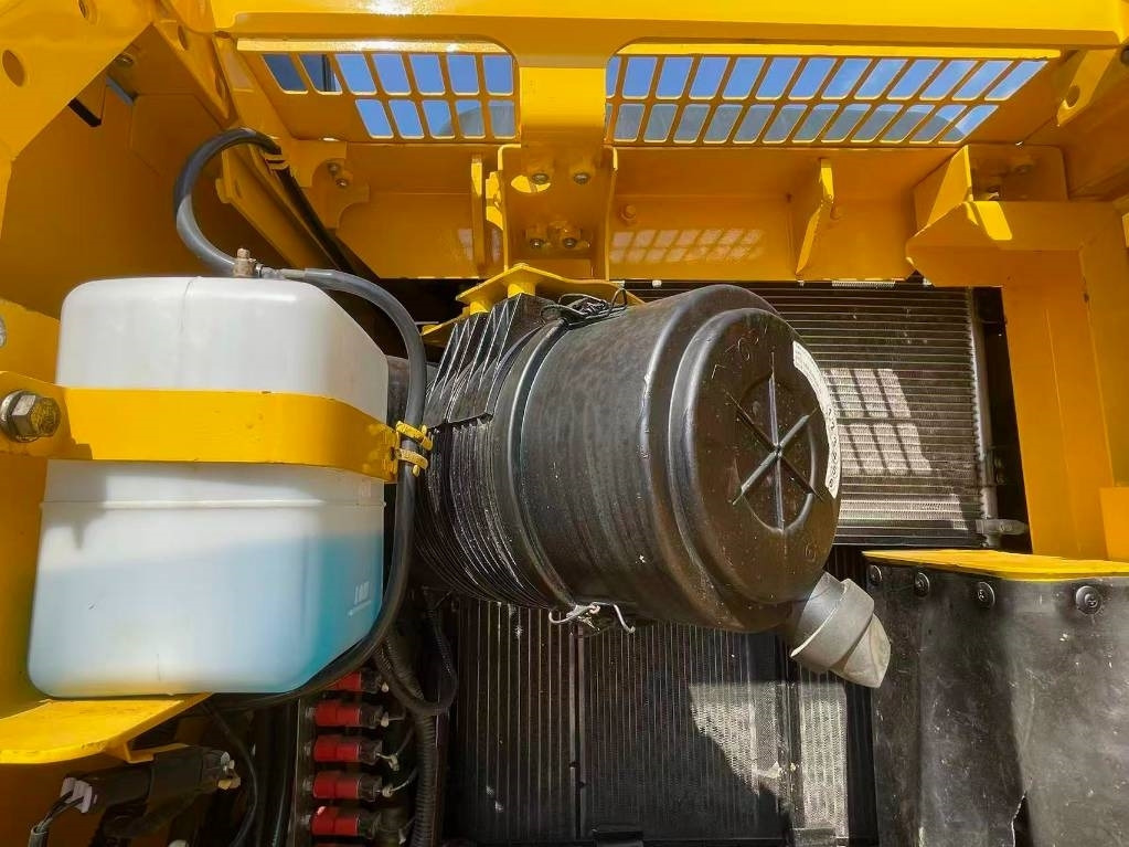 Komatsu PC 130 - Гусеничный экскаватор: фото 4 Komatsu PC 130 - Гусеничный экскаватор: фото 4