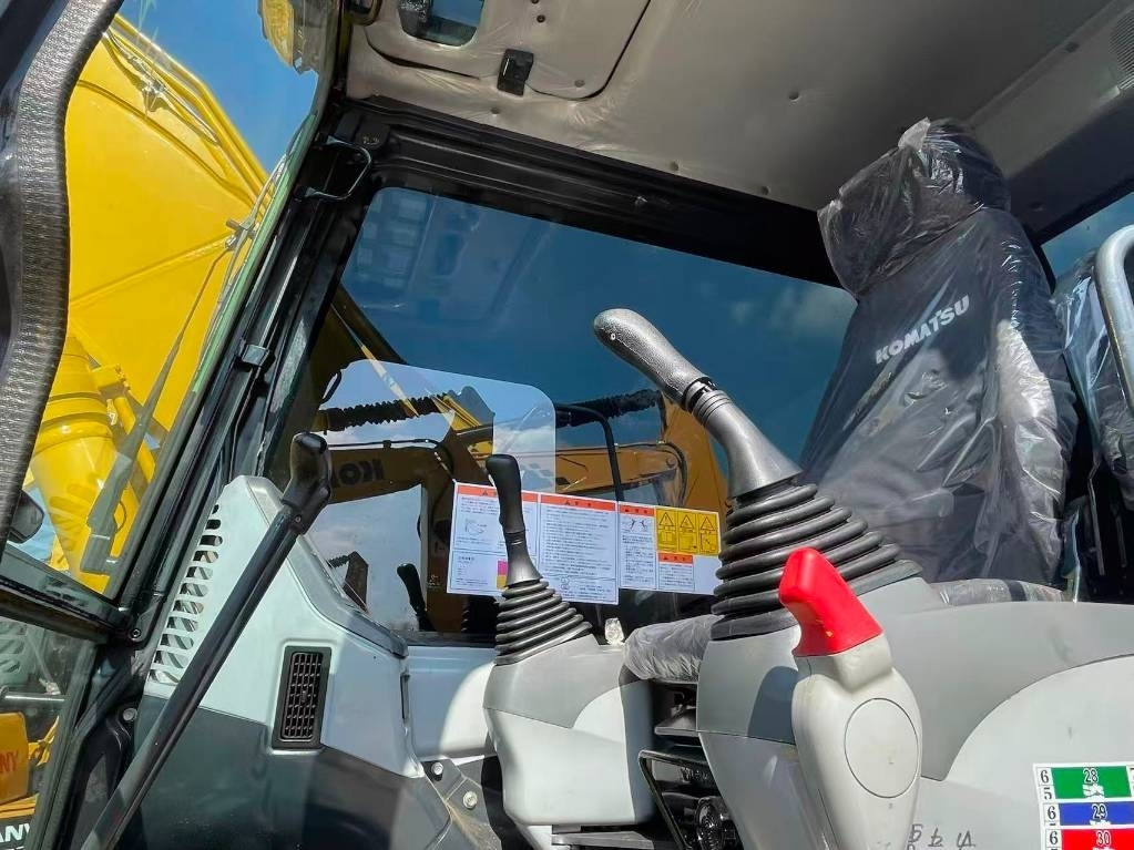 Komatsu PC 130 - Гусеничный экскаватор: фото 2 Komatsu PC 130 - Гусеничный экскаватор: фото 2