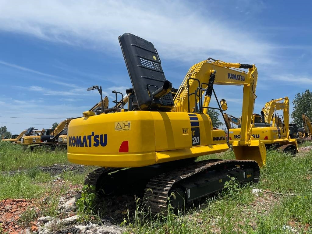 Komatsu PC 220 - Гусеничный экскаватор: фото 1 Komatsu PC 220 - Гусеничный экскаватор: фото 1
