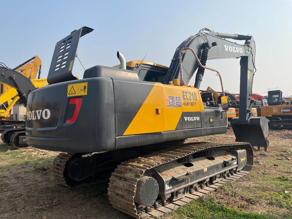 Volvo EC 210 - Гусеничный экскаватор: фото 1 Volvo EC 210 - Гусеничный экскаватор: фото 1